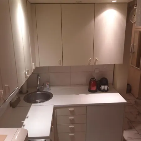 Apartman Jakov شقة *